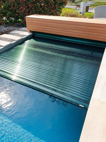 Comparação entre Capa Térmica Convencional Plástica e Aqua Cover: A Capa Térmica Líquida